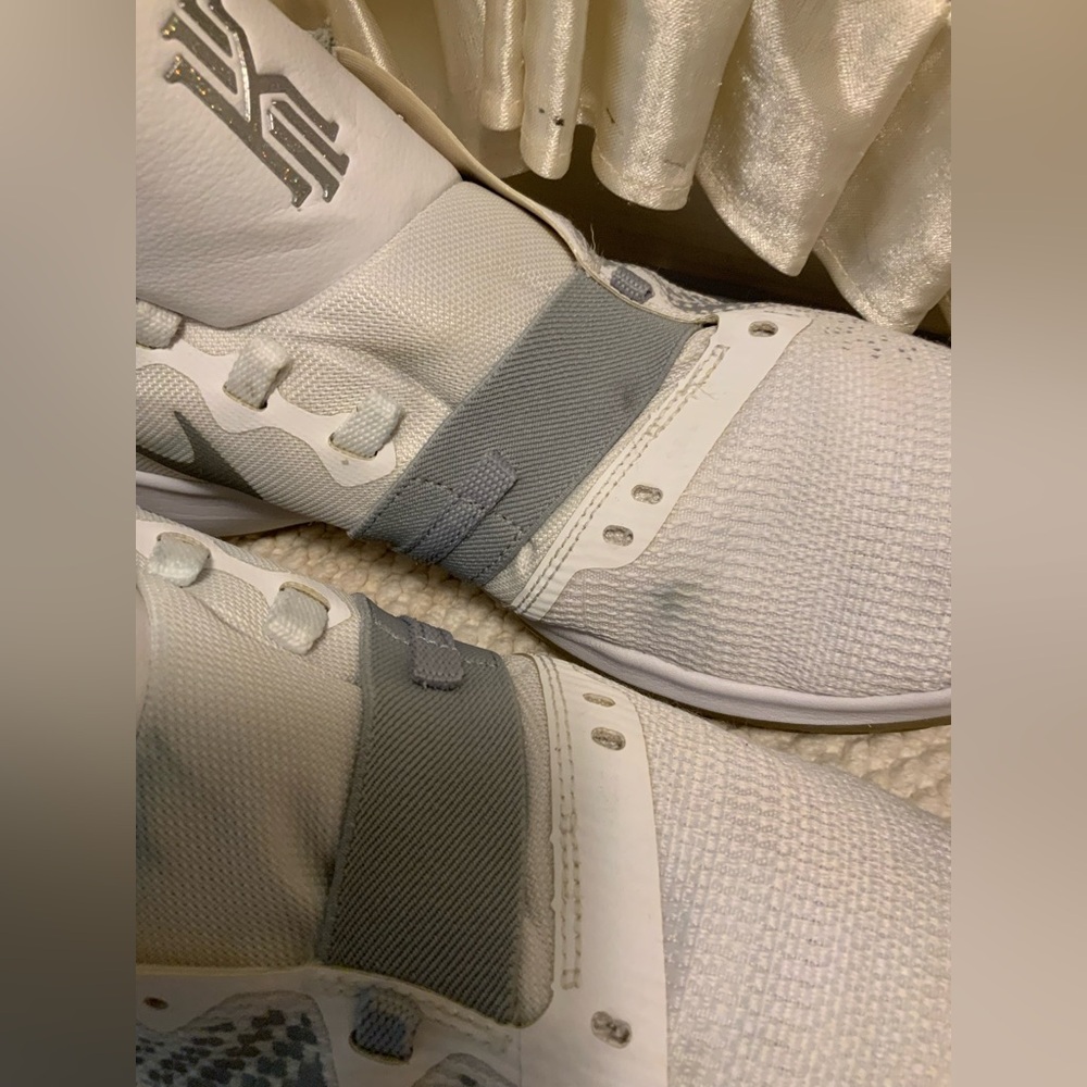 NIKE - Picture 4 of 7